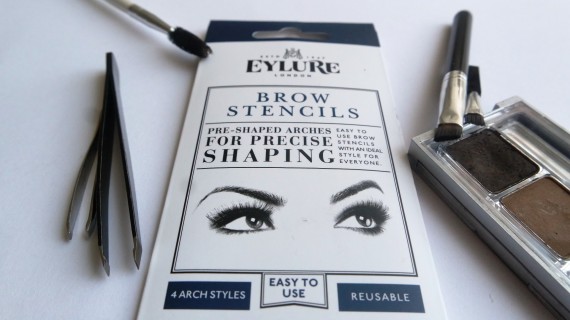 Read more about the article Beauty // How I shaped my brows using a brow stencil
