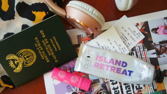 Read more about the article 5 absolute must have in-flight essentials