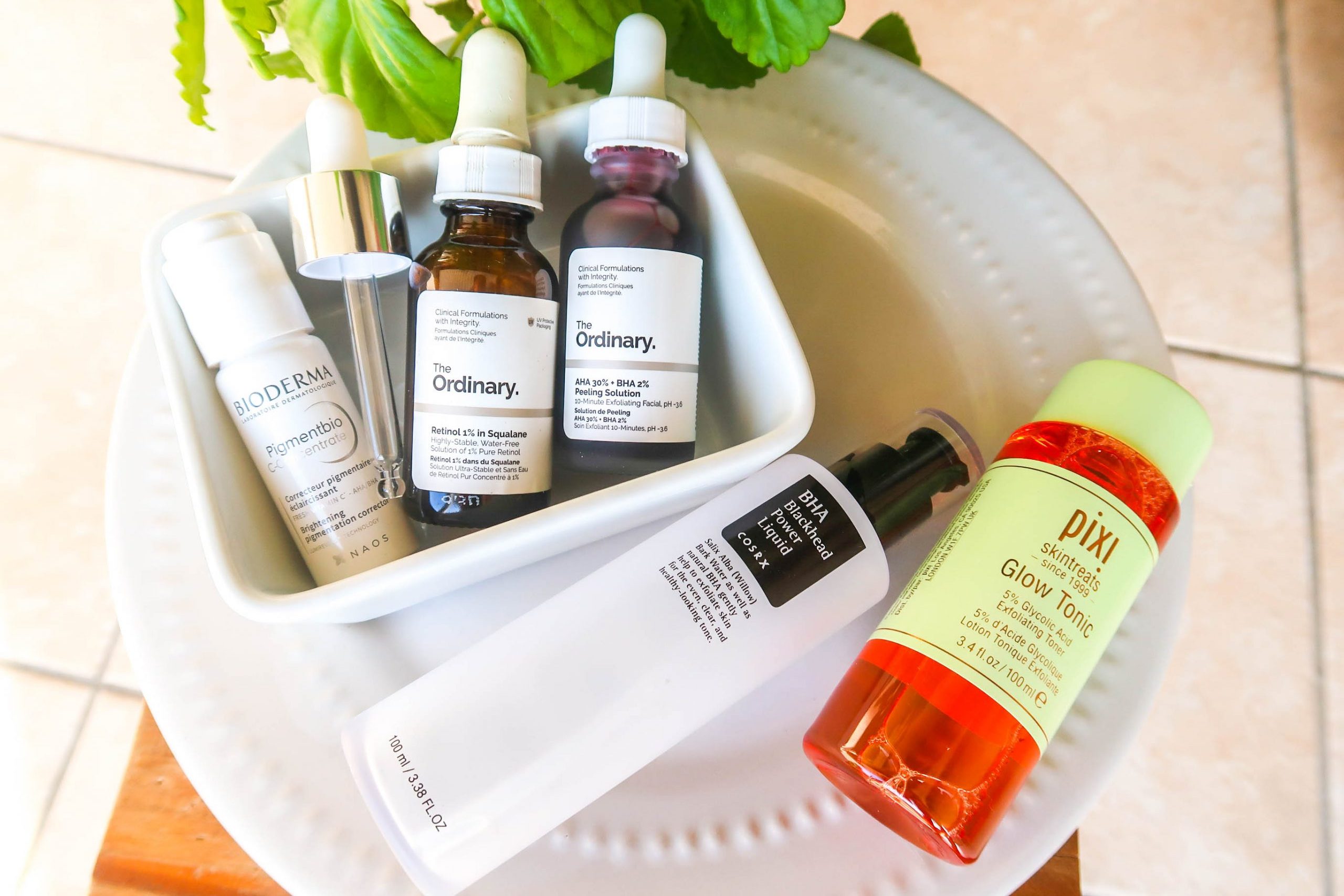 Read more about the article actives & acids that i use in my skincare routine