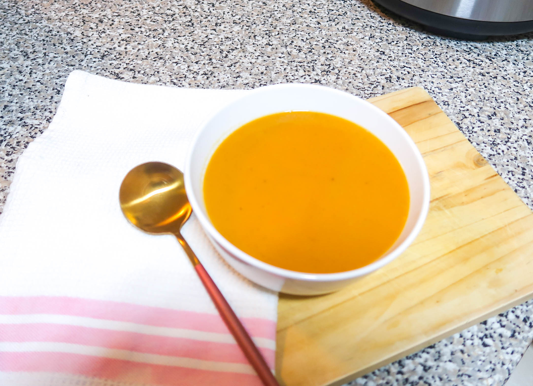Read more about the article winter warmer veggie soup