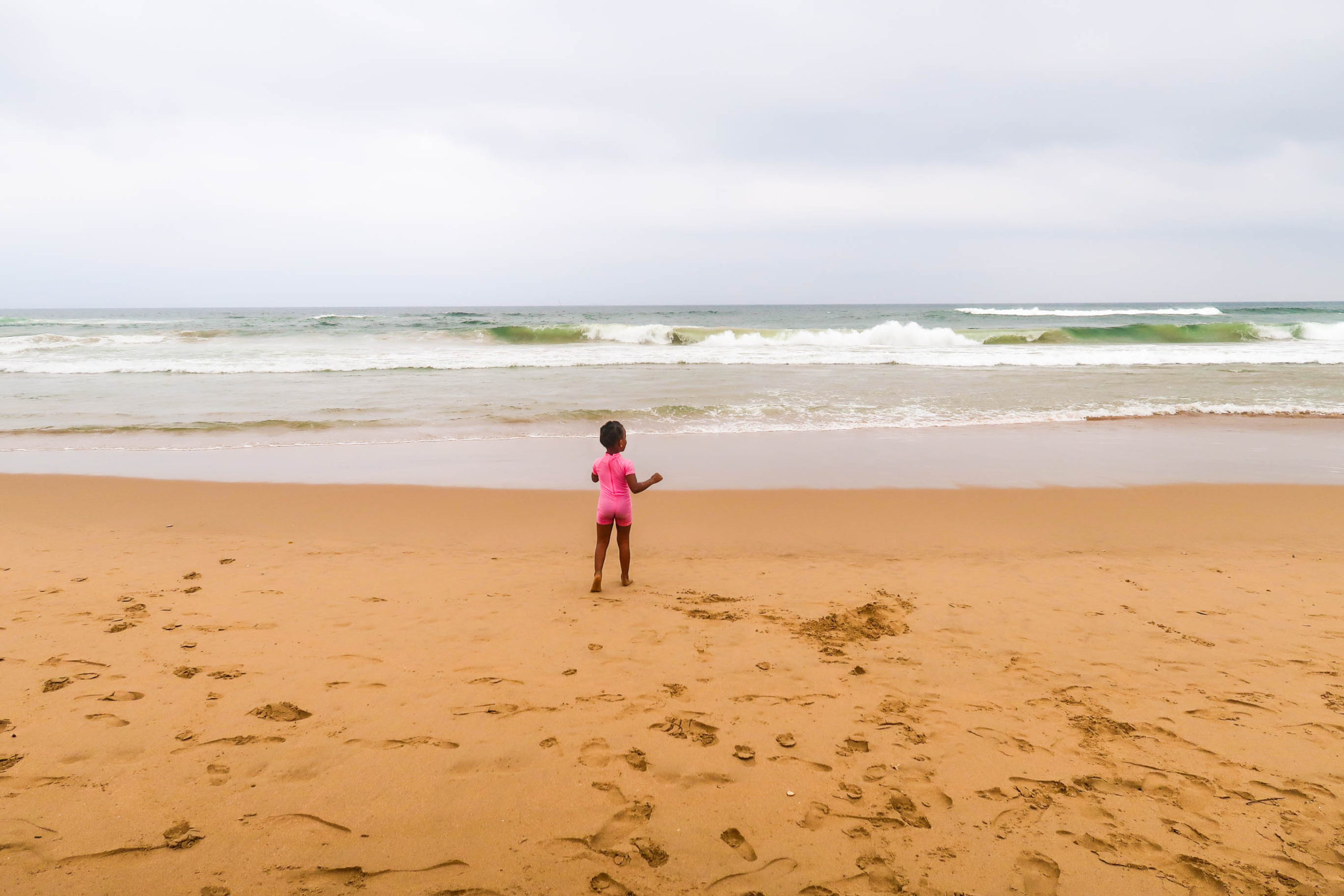 Read more about the article beach day with a toddler: the essential items you need